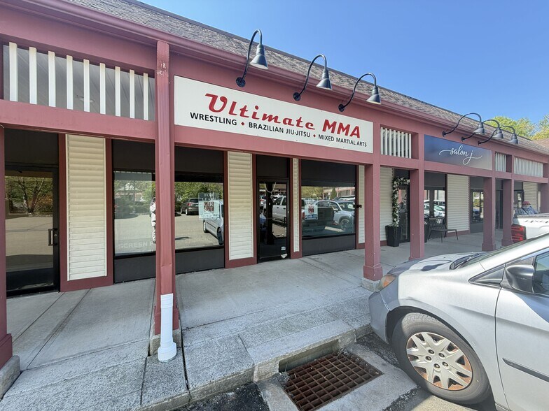 More Photos Of 4 Brushy Plain Rd, Branford Unknown For Lease