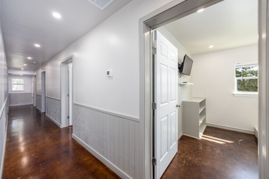 More Photos Of 12625 Sandpiper Rd, Thackerville Specialty For Sale