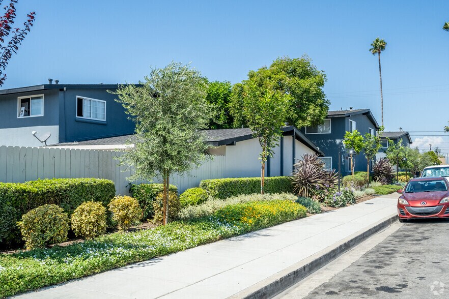 More Photos Of 205 S McCoy Rd, Orange Apartments For Sale