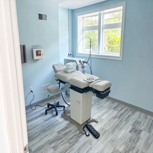 More Photos Of 37 Edgerton Dr, Falmouth Medical For Sale