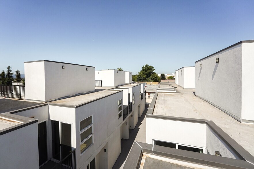 More Photos Of 8837 Burnet Ave, North Hills Apartments For Sale