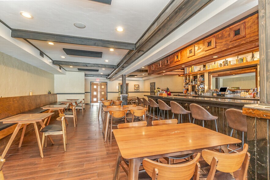 More Photos Of 134 Ashman St, Midland Restaurant For Sale