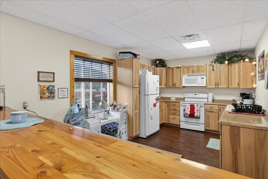 More Photos Of 7897 W Main St, Rathdrum Storefront Retail Residential For Sale