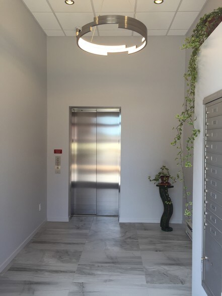 More Photos Of 20 W Main St, Riverhead Office For Lease