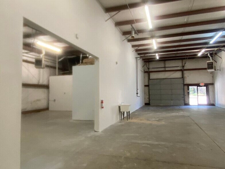 More Photos Of 3811 Tarheel Dr, Raleigh Warehouse For Lease
