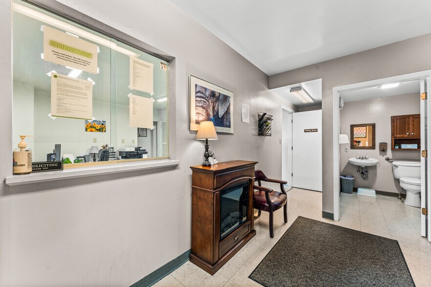 More Photos Of 35 N Balph Ave, Pittsburgh Medical For Sale