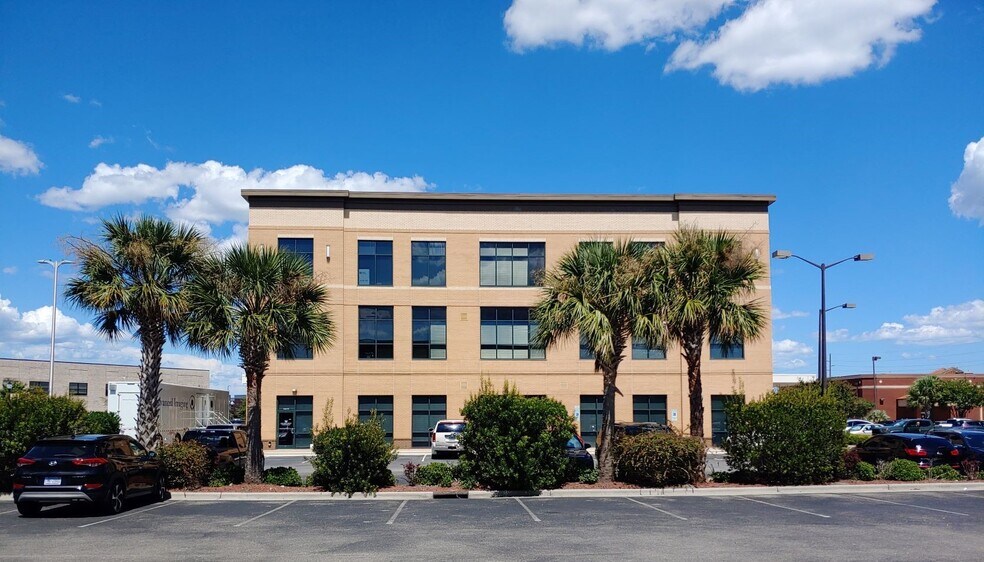 More Photos Of 509 Olde Waterford Way, Leland Office For Lease
