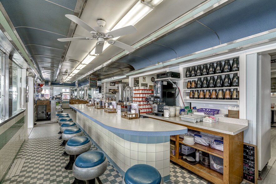 More Photos Of 100 E Fort Macon Rd, Atlantic Beach Restaurant For Sale