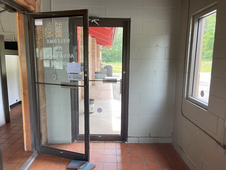 More Photos Of 732 Hamlin Hwy, Lake Ariel Restaurant For Sale