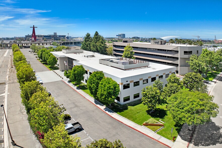 More Photos Of 744 N Eckhoff St, Orange Office For Lease