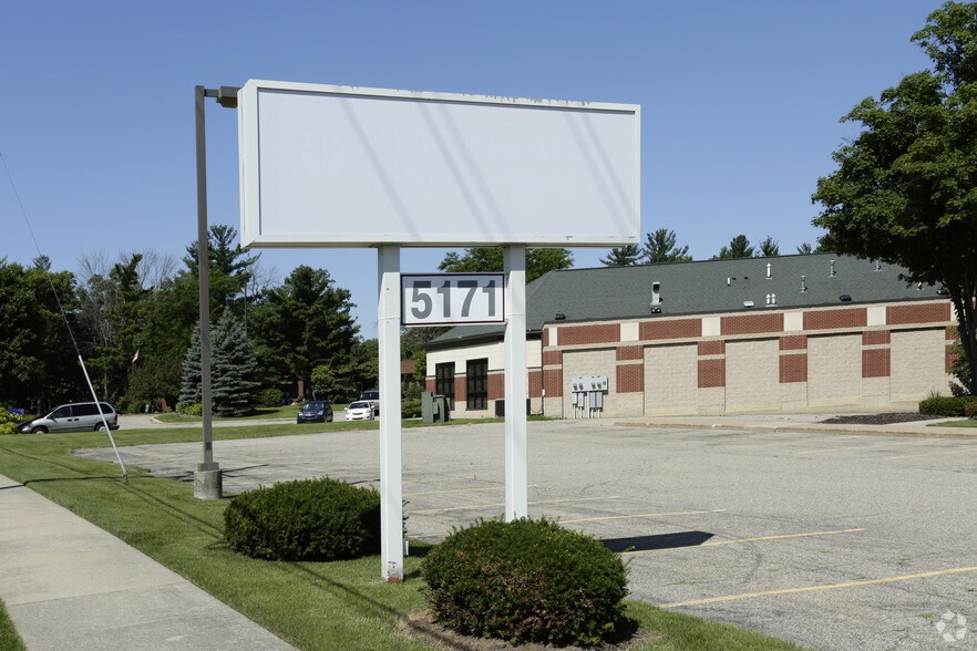 More Photos Of 5171 Plainfield Ave NE, Grand Rapids Medical For Sale
