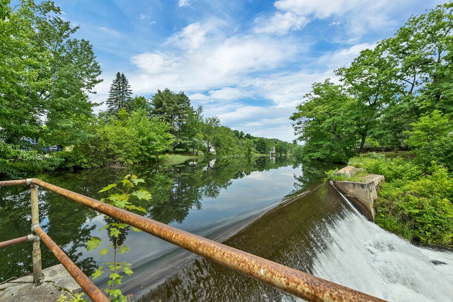 More Photos Of 22 Main St, Ashland Warehouse For Sale
