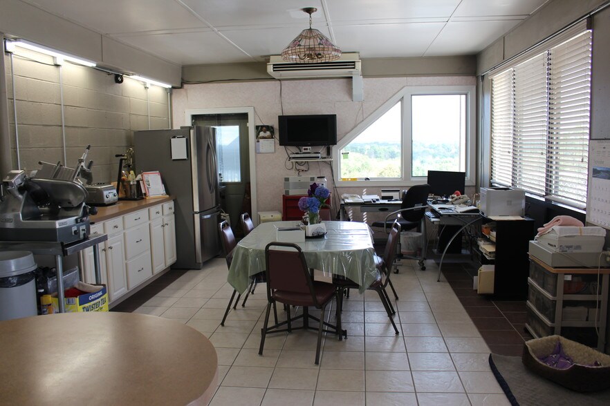 More Photos Of 725 Main St, Wintersville Restaurant For Sale