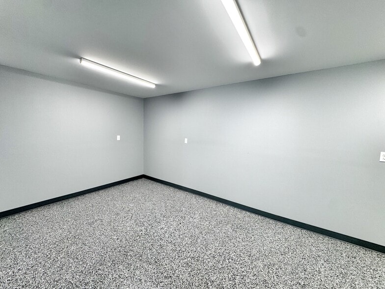 More Photos Of 16 Ruby St, Norwalk Manufacturing For Lease