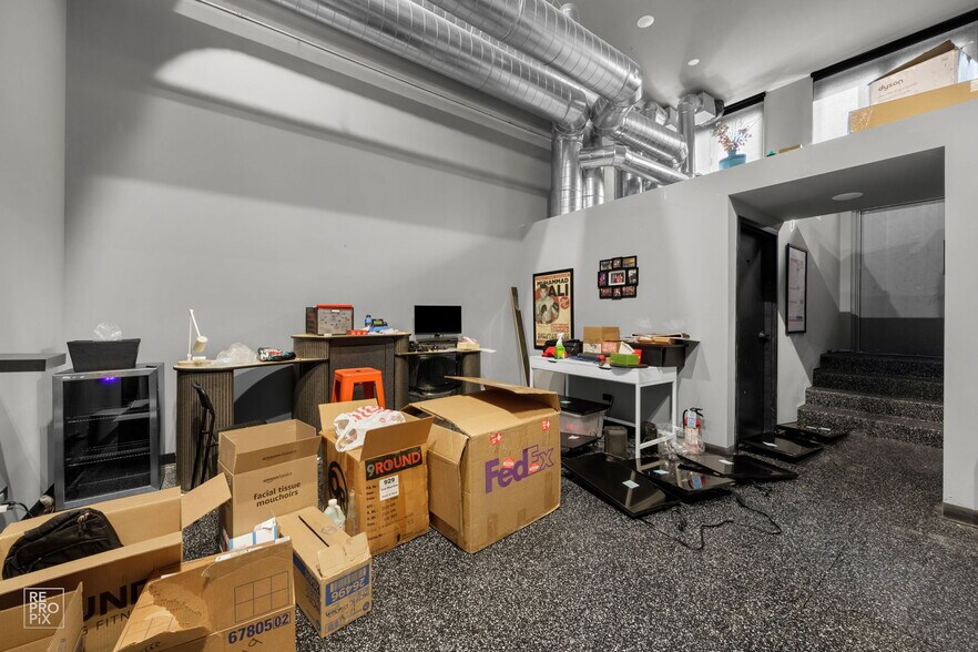More Photos Of 1653 W Division St, Chicago Storefront Retail Residential For Sale