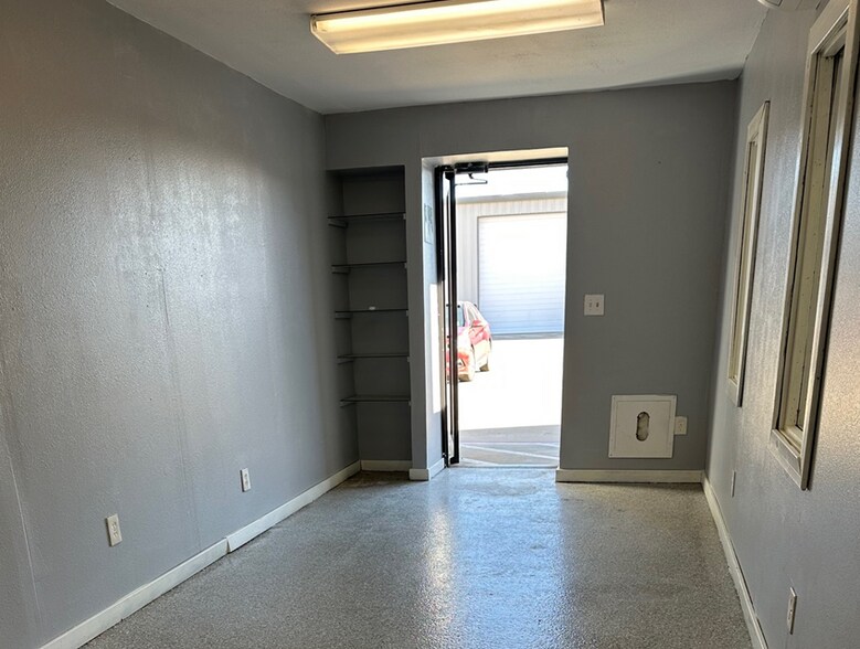 More Photos Of 5850 Park Vista Cir, Keller Flex For Lease