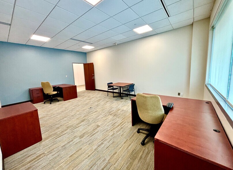 More Photos Of 850 Cranberry Woods Dr, Cranberry Township Schools For Lease
