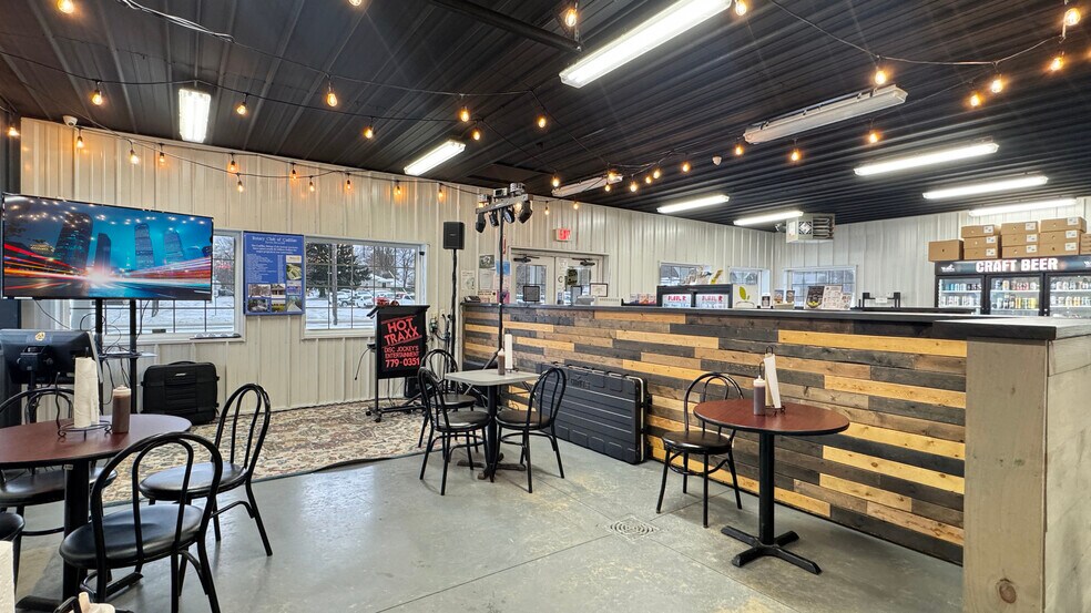 More Photos Of 916 S Mitchell St, Cadillac Restaurant For Sale