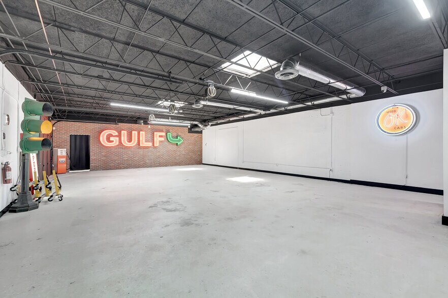 More Photos Of 705 Bond Way, Delray Beach Showroom For Sale