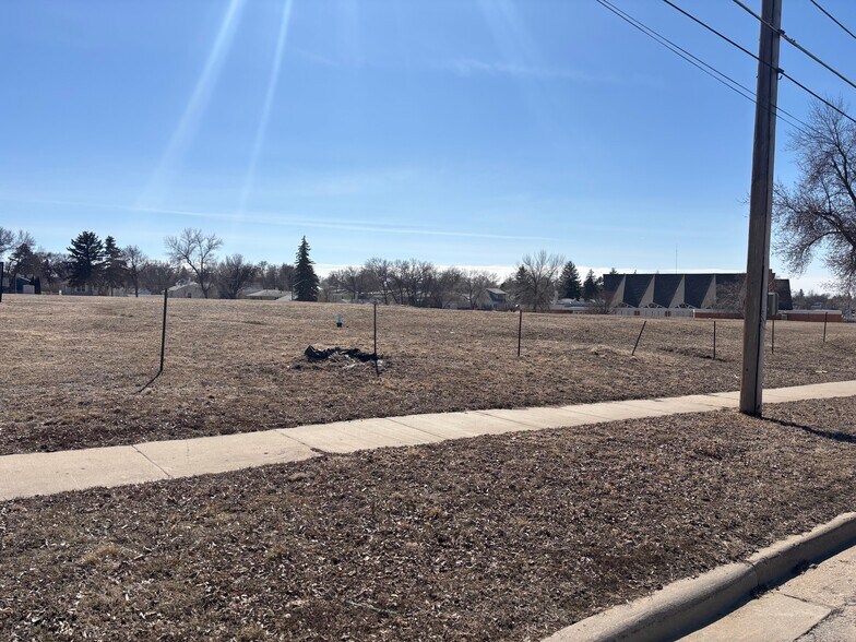 More Photos Of 1001 2nd St SE, Minot Land For Sale
