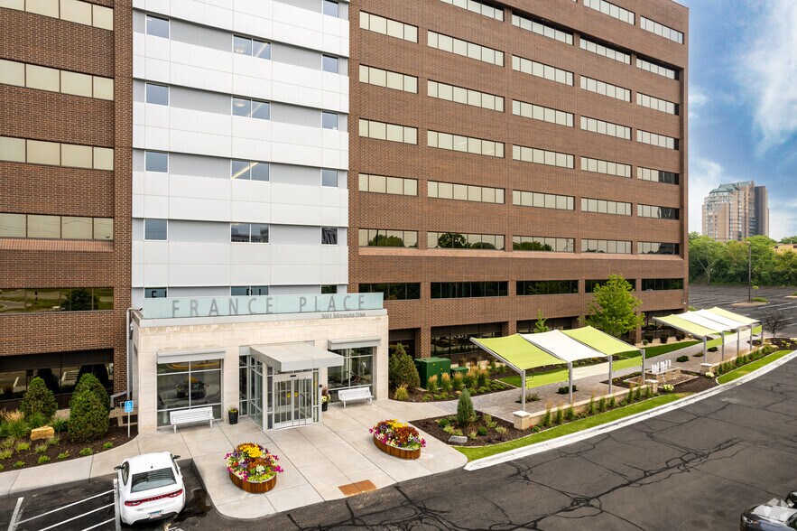 More Photos Of 3601 Minnesota Dr, Bloomington Medical For Lease