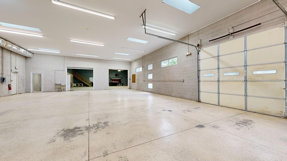 More Photos Of 138 Massey St, Fort Mill Light Manufacturing For Lease