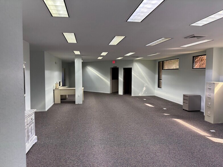 More Photos Of 202 NE 8th Ave, Ocala Office For Sale