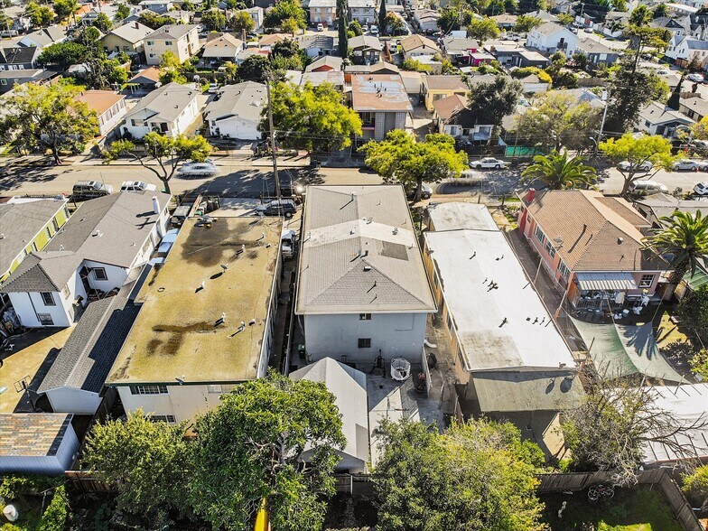 More Photos Of 1927 82nd Ave, Oakland Apartments For Sale