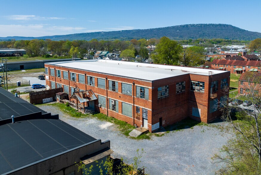 More Photos Of 2301 E 28th St, Chattanooga Manufacturing For Lease