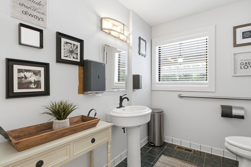 More Photos Of 7266 Far Hills Ave, Centerville Loft Creative Space For Sale