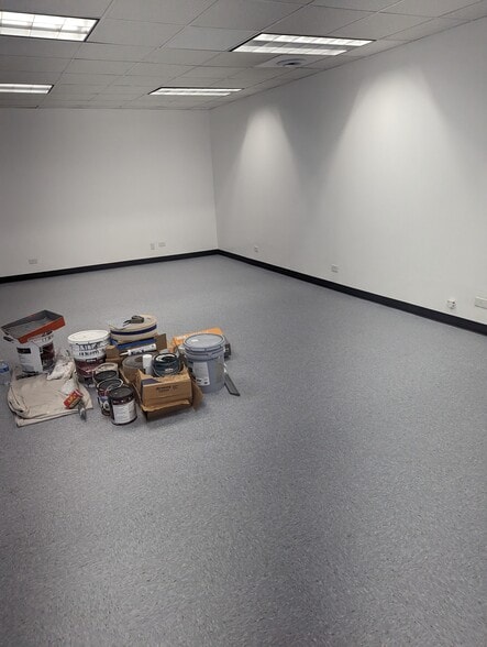 More Photos Of 3820 Industrial Ave, Rolling Meadows Warehouse For Sale