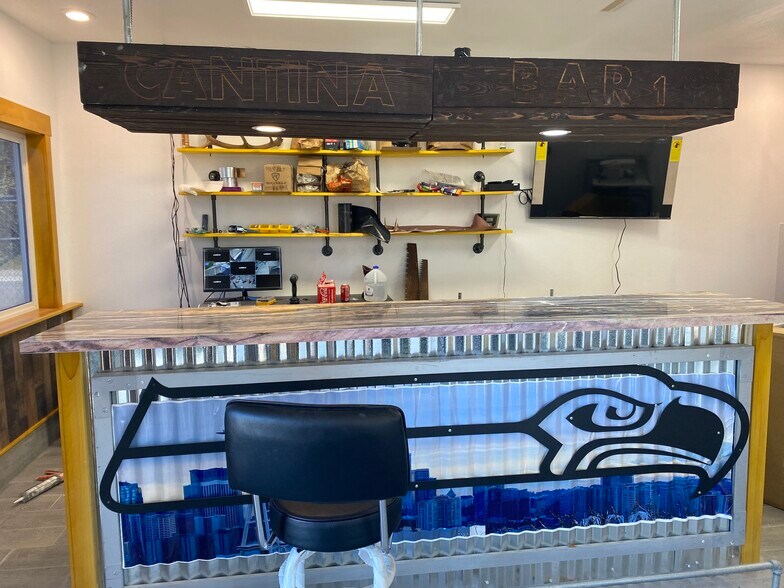 More Photos Of 411 Oregon Way, Longview Fast Food For Sale