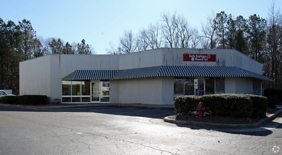 More Photos Of 4823 Meadow Dr, Durham Unknown For Lease