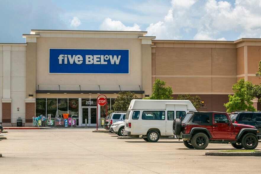 More Photos Of I 45, League City Unknown For Lease