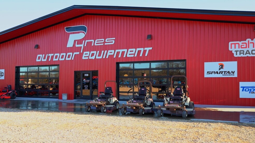 Primary Photo Of 1885 17th NE st, Paris General Retail For Sale