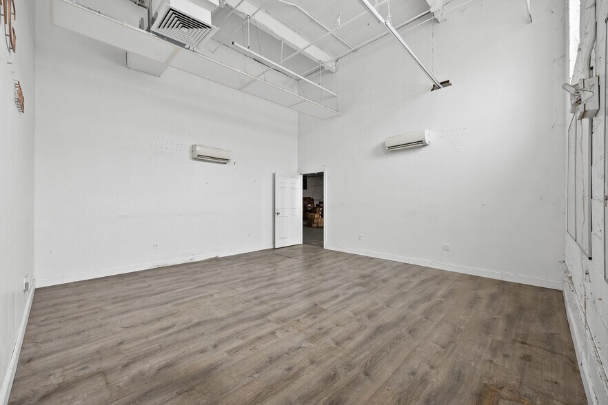 More Photos Of 59-48 55th St, Maspeth Manufacturing For Sale