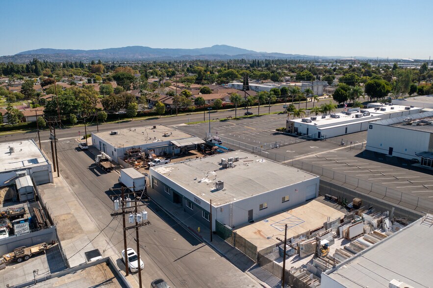 More Photos Of 1024-1026 E Arlee Pl, Anaheim Warehouse For Sale