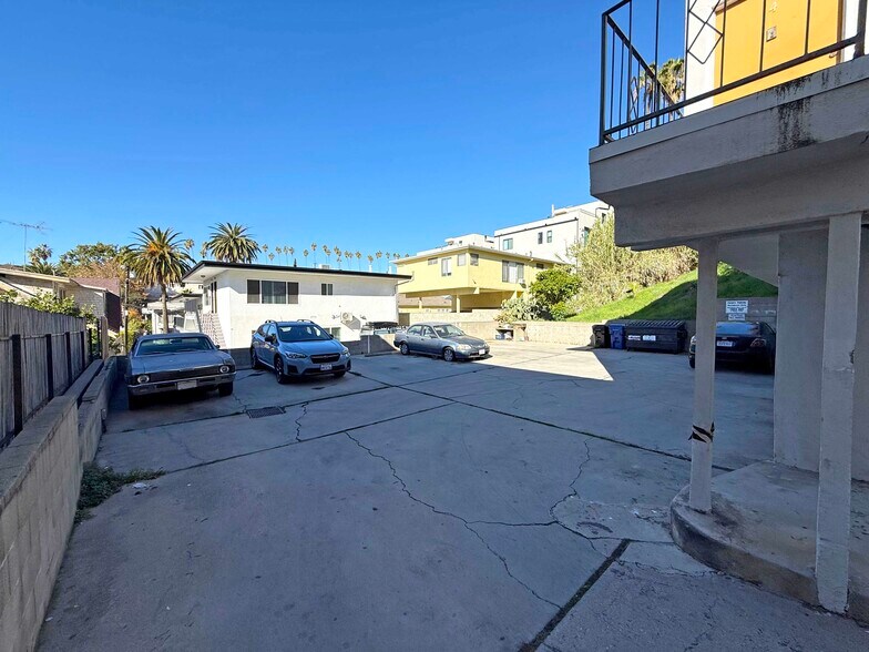 More Photos Of 1331 Sutherland St, Los Angeles Apartments For Sale