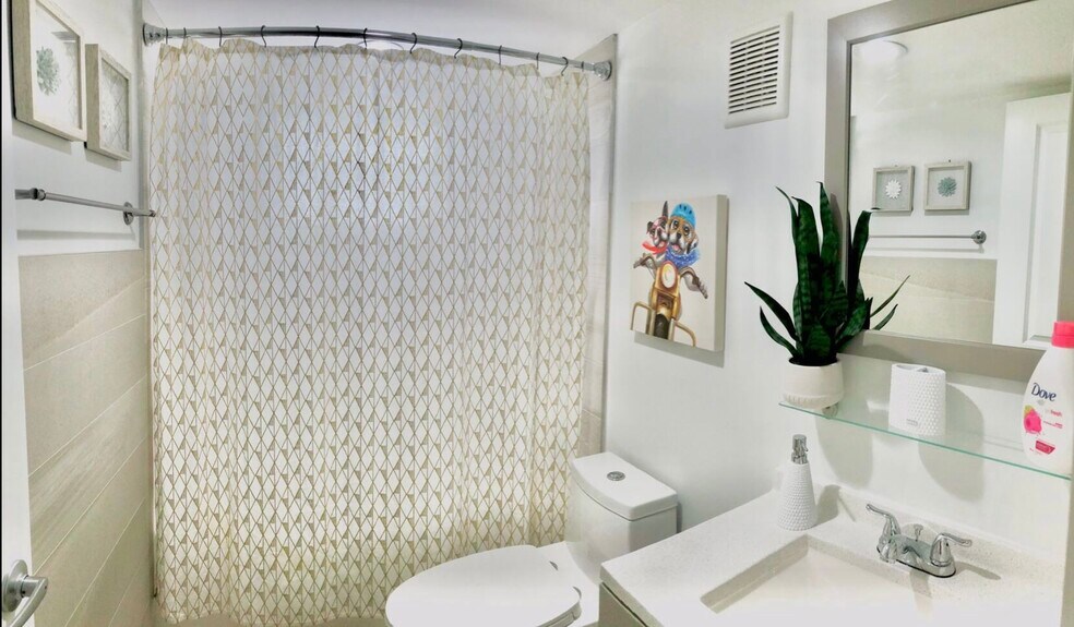 More Photos Of 2638 Lake Dr, Riviera Beach Apartments For Sale