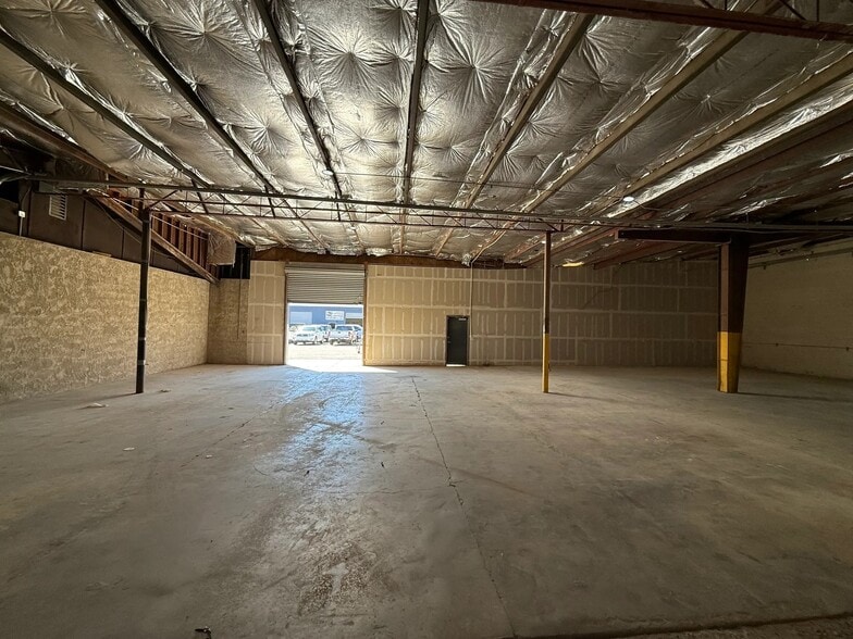 More Photos Of 3650 N 40th Ave, Phoenix Warehouse For Lease
