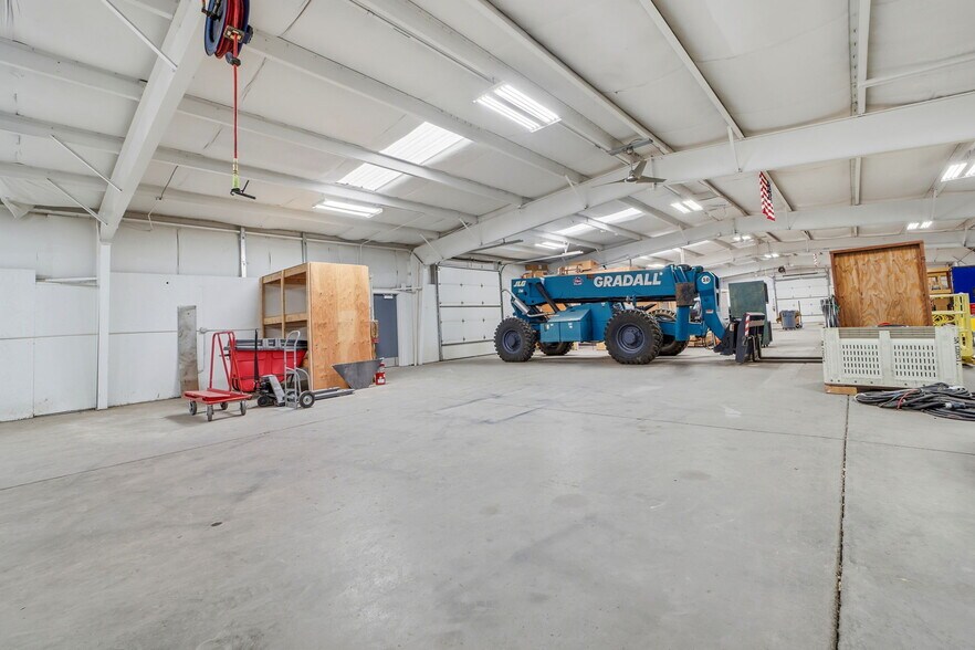 More Photos Of 114 5th St, Fowler Industrial For Sale