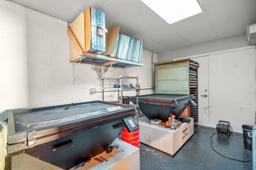 More Photos Of 4540 Northgate Ct, Sarasota Warehouse For Sale