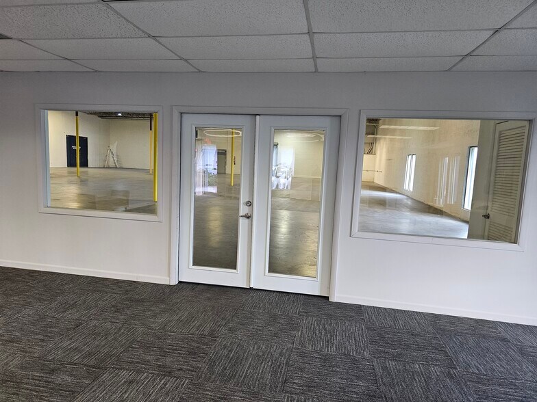 More Photos Of 3277 SE 14th Ave, Fort Lauderdale Warehouse For Lease