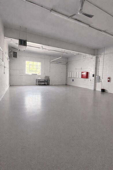 More Photos Of 28 Sintsink Dr E, Port Washington Industrial For Sale