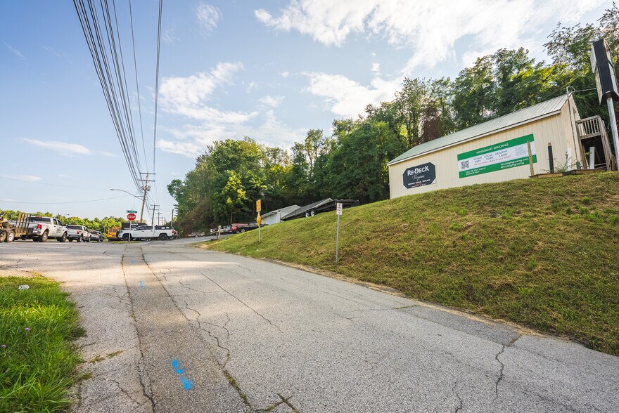 More Photos Of 690 N Franklin St, Christiansburg Office For Sale
