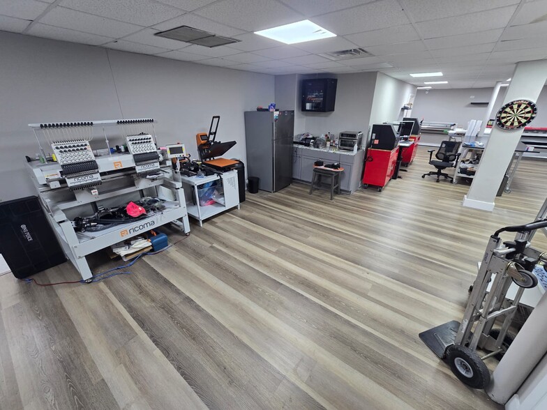 More Photos Of 525 State Road 7, Margate General Retail For Sale