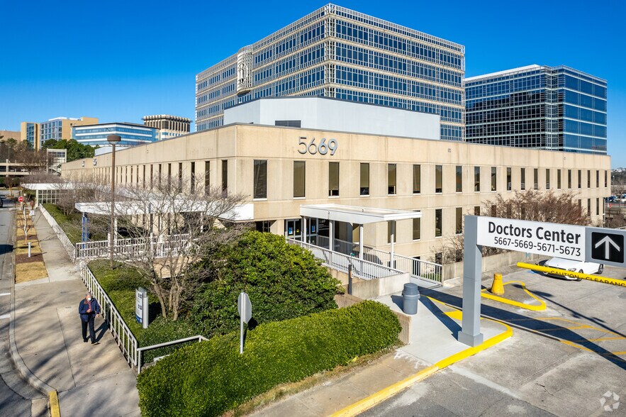 More Photos Of 5669 Peachtree Dunwoody Rd NE, Atlanta Medical For Lease