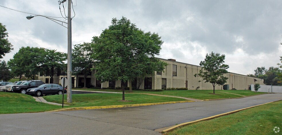 More Photos Of 22160 N Pepper Rd, Lake Barrington Warehouse For Sale