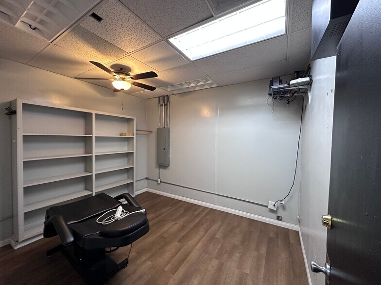 More Photos Of 3500 21st St, Bakersfield Health Club For Lease