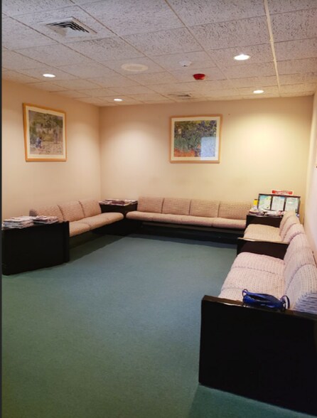 More Photos Of 877 Stewart Ave, Garden City Medical For Lease